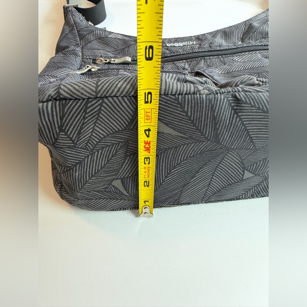 Baggallini Everywhere Bag With Rfid + Coin Purse Pewter Leaves Print - Picture 15 of 16